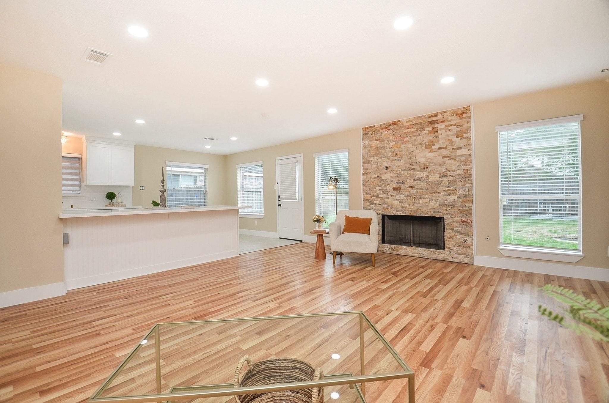 7006 Oak Prairie Court