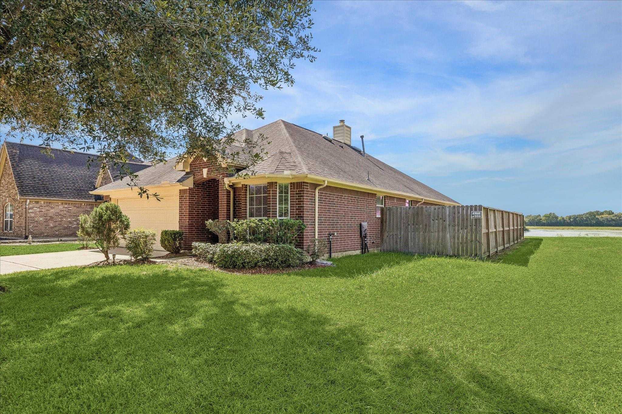 2404 Avalon Trace Lane