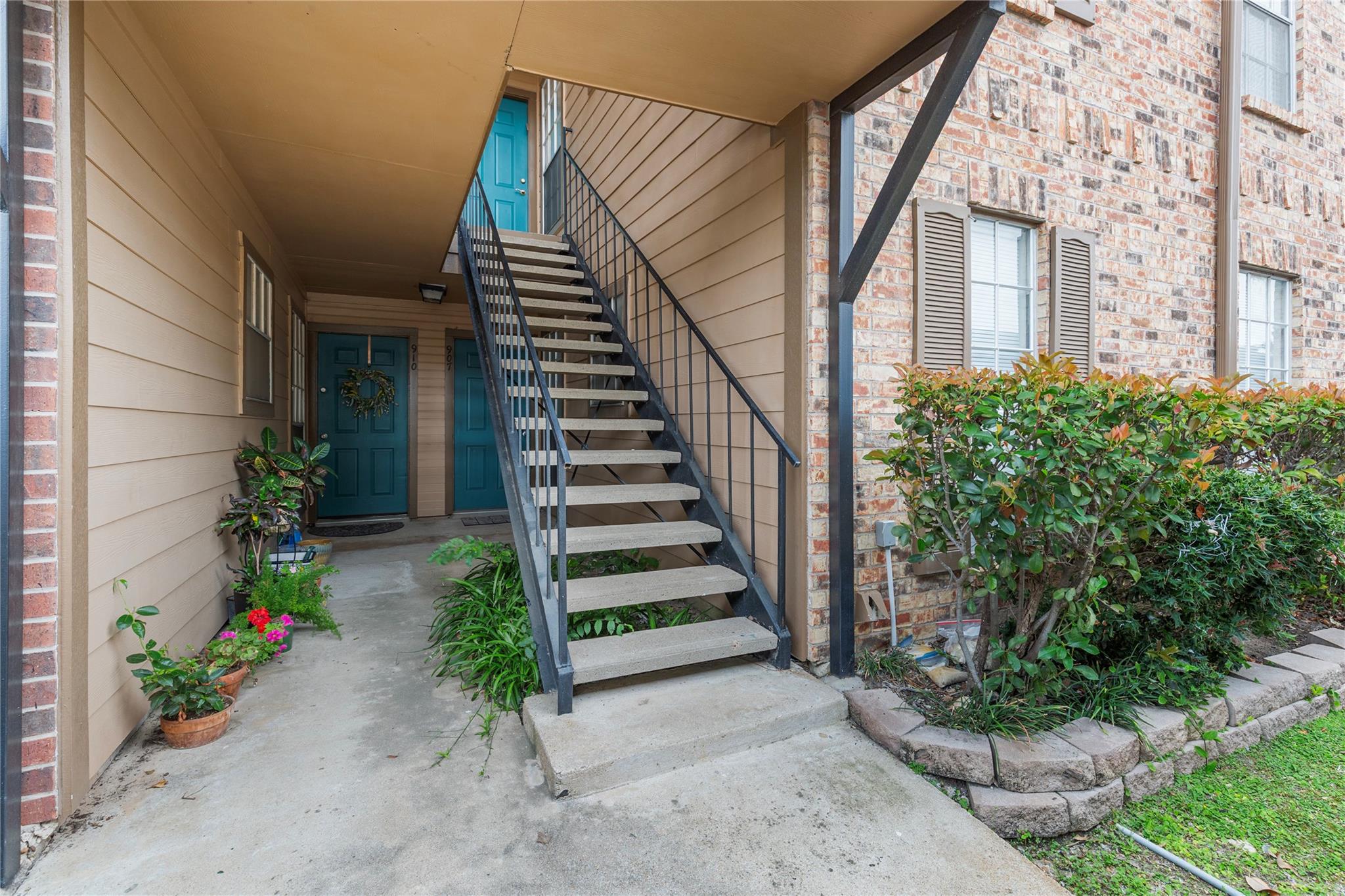 2121 Hepburn Street 912