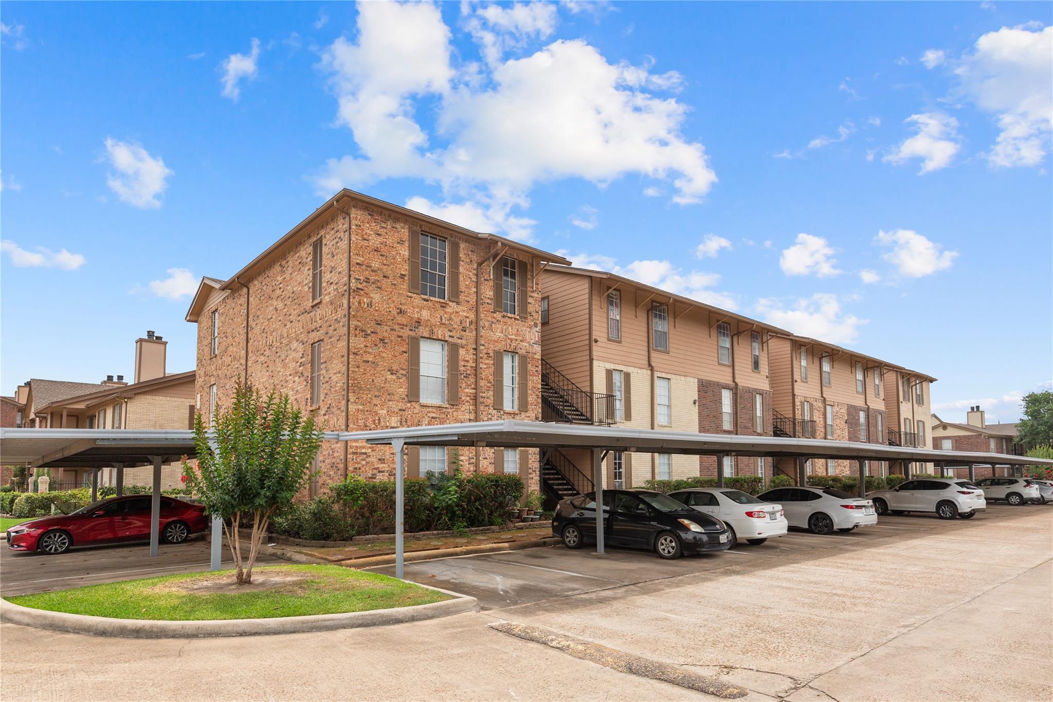 2121 Hepburn Street 912