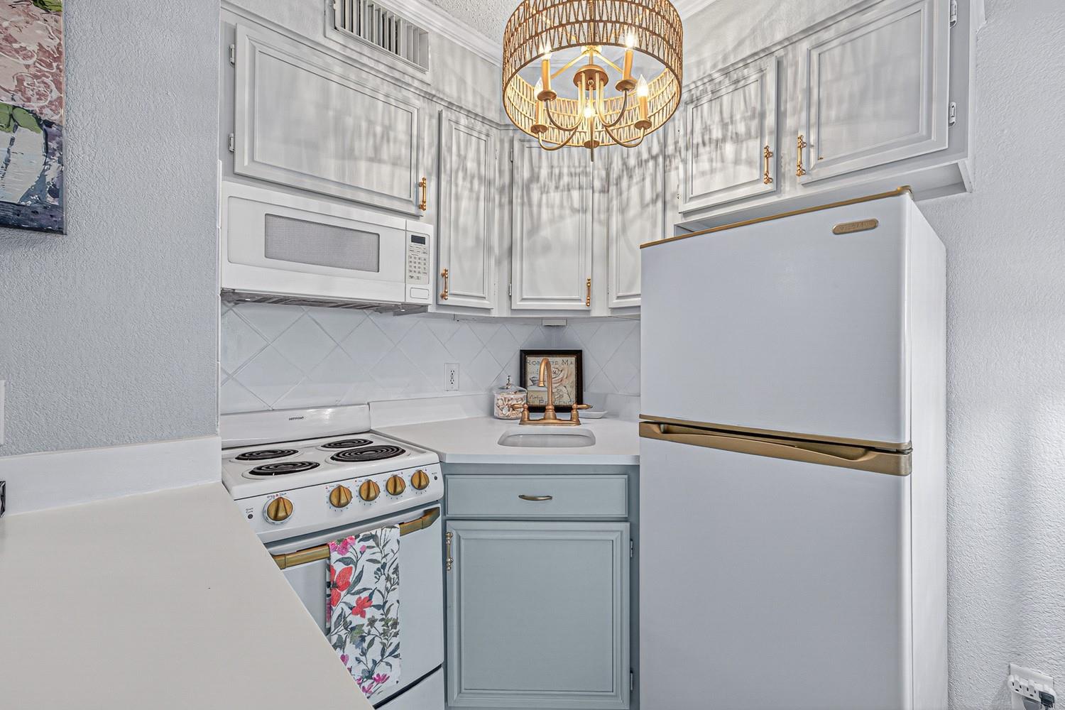 6102 Seawall Boulevard 229