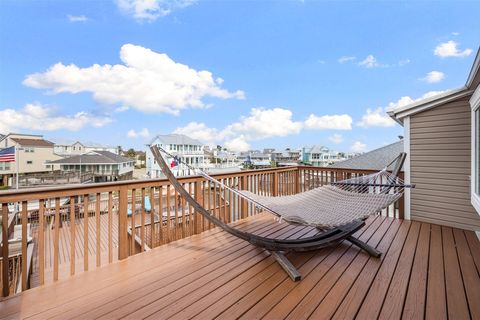 Tiny photo for 3908 Bridge Harbor Drive, Galveston, TX 77554 (MLS # 91833037)