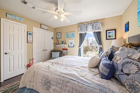 Tiny photo for 3908 Bridge Harbor Drive, Galveston, TX 77554 (MLS # 91833037)