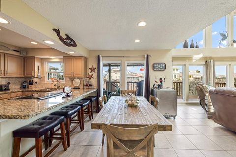 Tiny photo for 3908 Bridge Harbor Drive, Galveston, TX 77554 (MLS # 91833037)