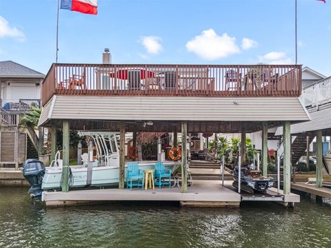 Tiny photo for 3908 Bridge Harbor Drive, Galveston, TX 77554 (MLS # 91833037)