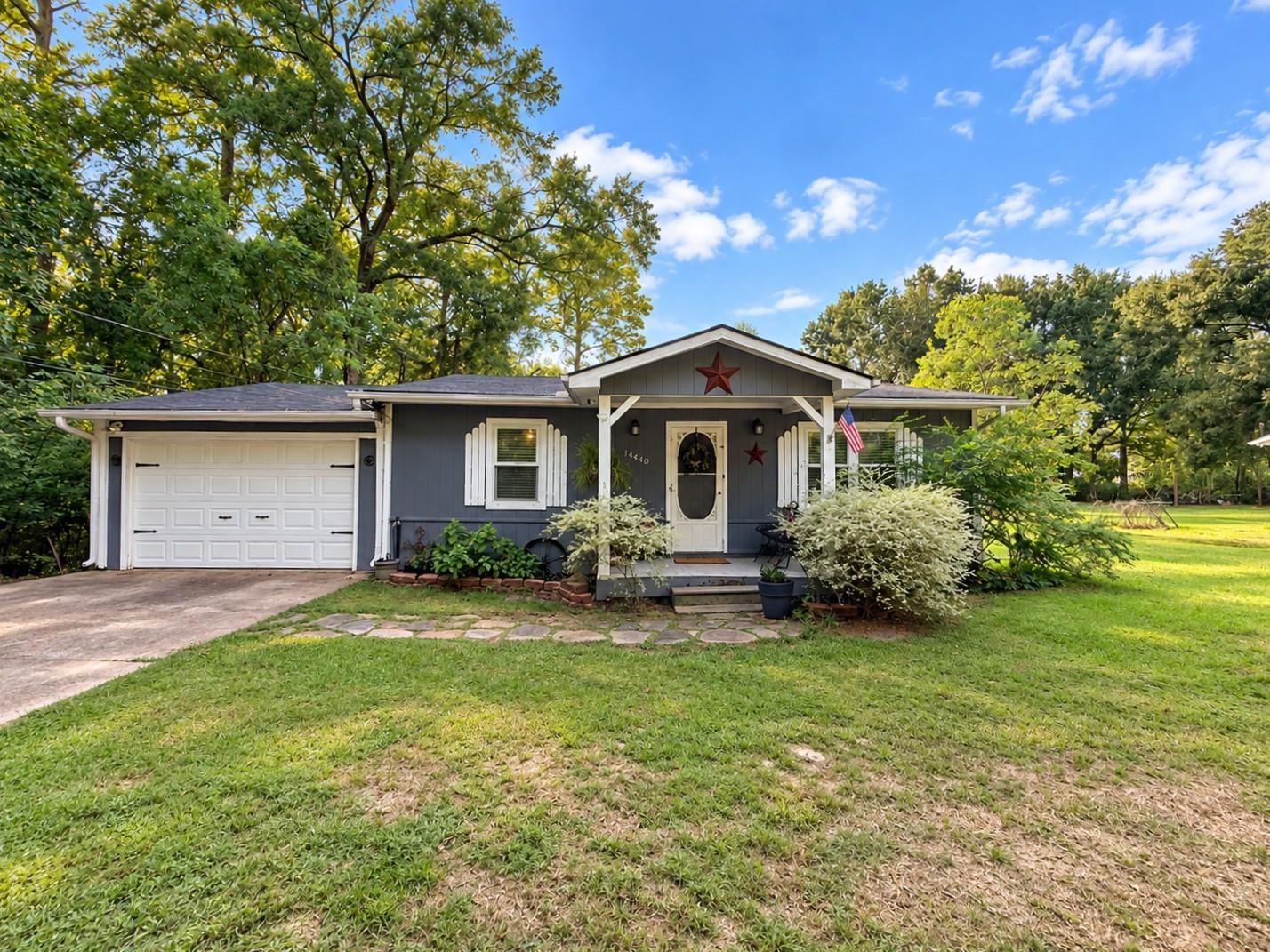 14440 Lakecrest Drive