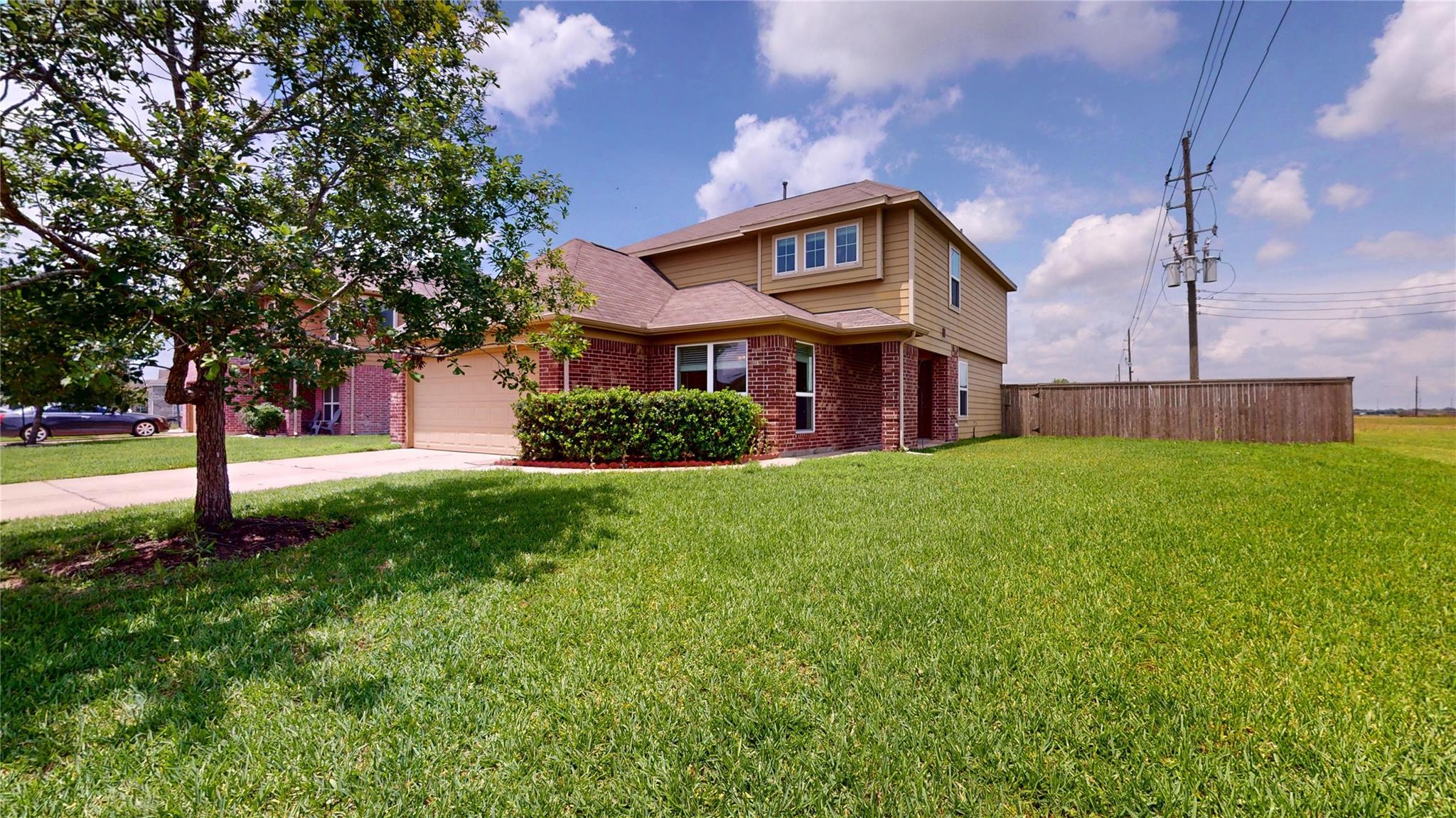 2102 Red Cedar Trail