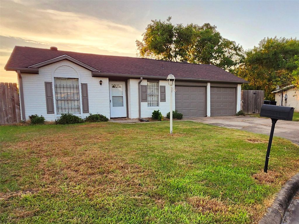 Photo of 12110 Murr Way, Houston, TX 77048 (MLS # 18834887)