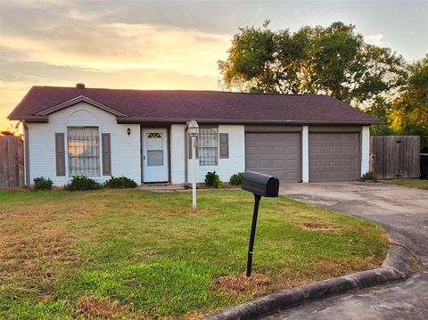 Photo of 12110 Murr Way, Houston, TX 77048 (MLS # 18834887)