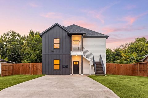 Photo of 5854 Southville Street, Houston, TX 77033 (MLS # 75143315)