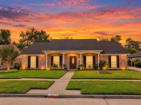 Photo of 1051 W Donovan Street, Houston, TX 77091 (MLS # 13846862)