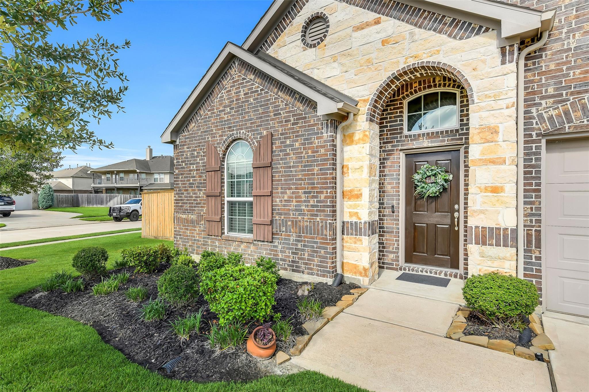31634 Hummingbird Oak Drive