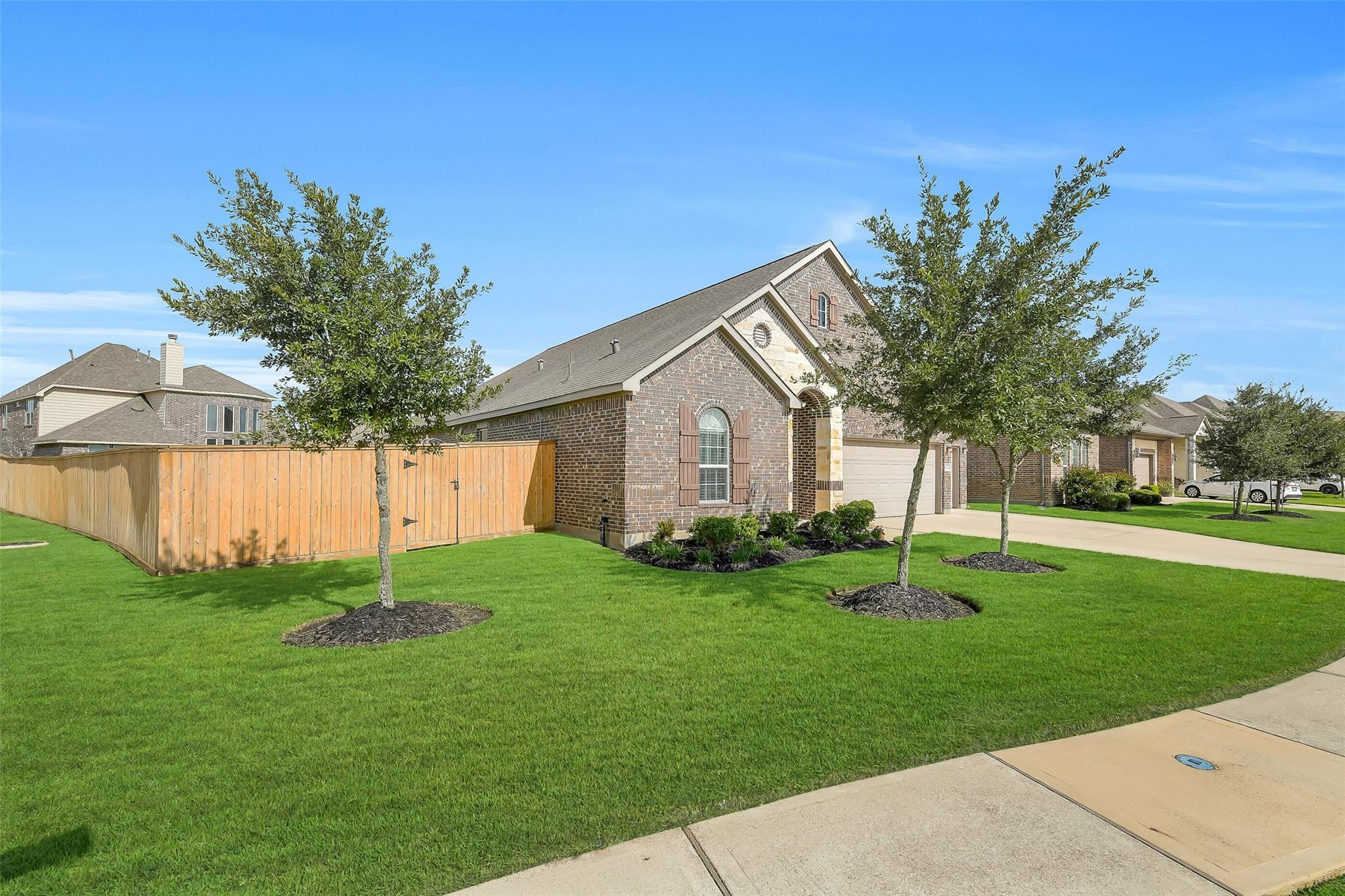31634 Hummingbird Oak Drive