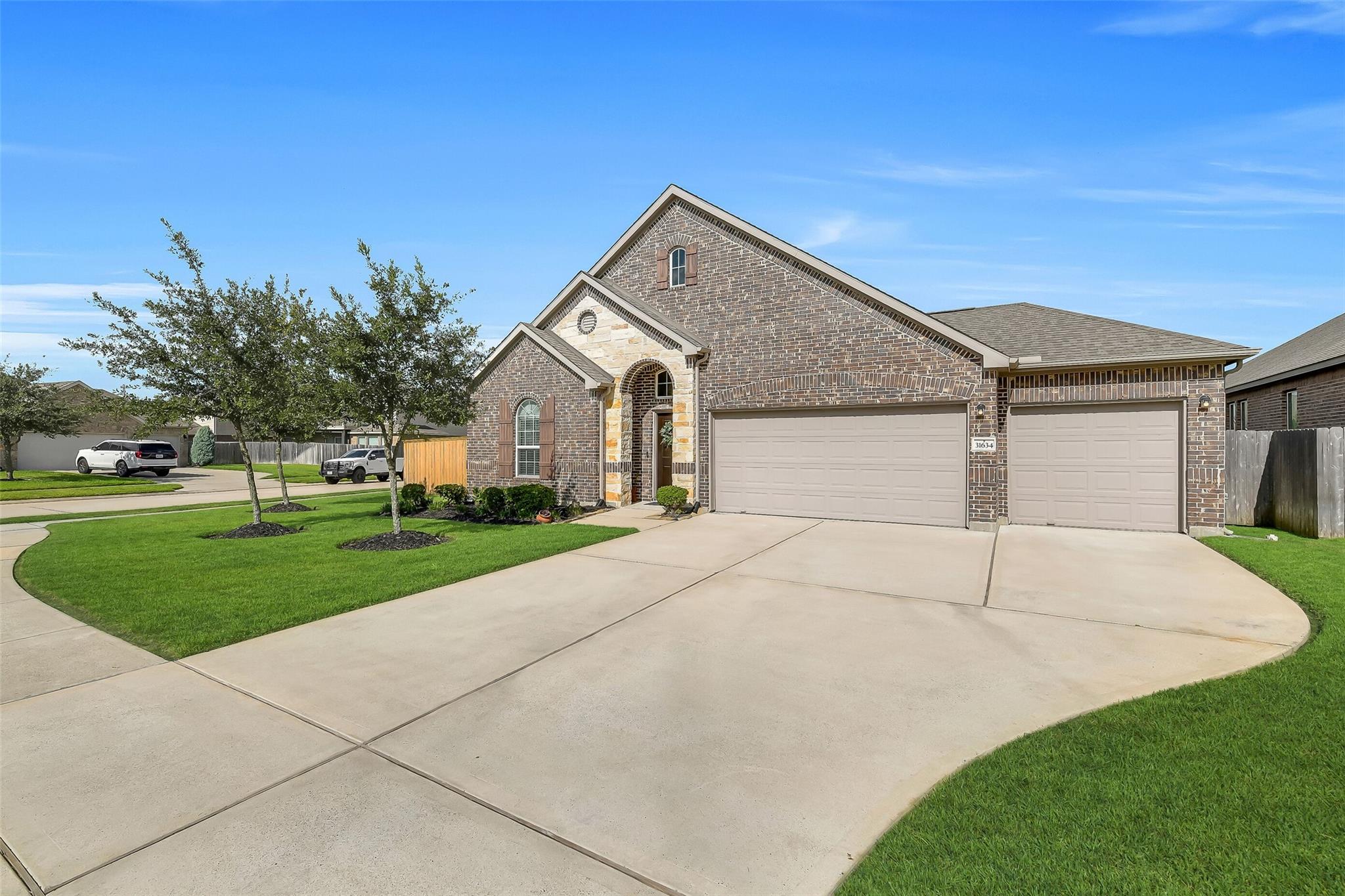 31634 Hummingbird Oak Drive