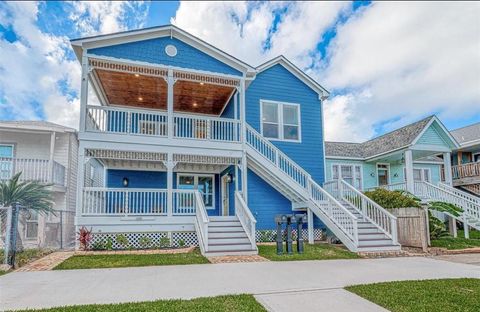 Photo of 1110 Avenue K #DOWN, Galveston, TX 77550 (MLS # 61021230)