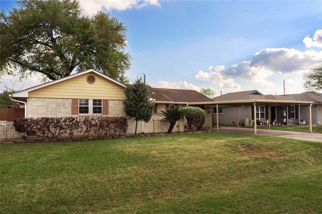 Photo of 4214 Monitor Street, Houston, TX 77093 (MLS # 68652505)