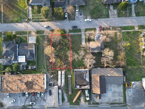 Vacant Land For Sale - 6817 Eastwood Street<br/> Houston, TX 77021