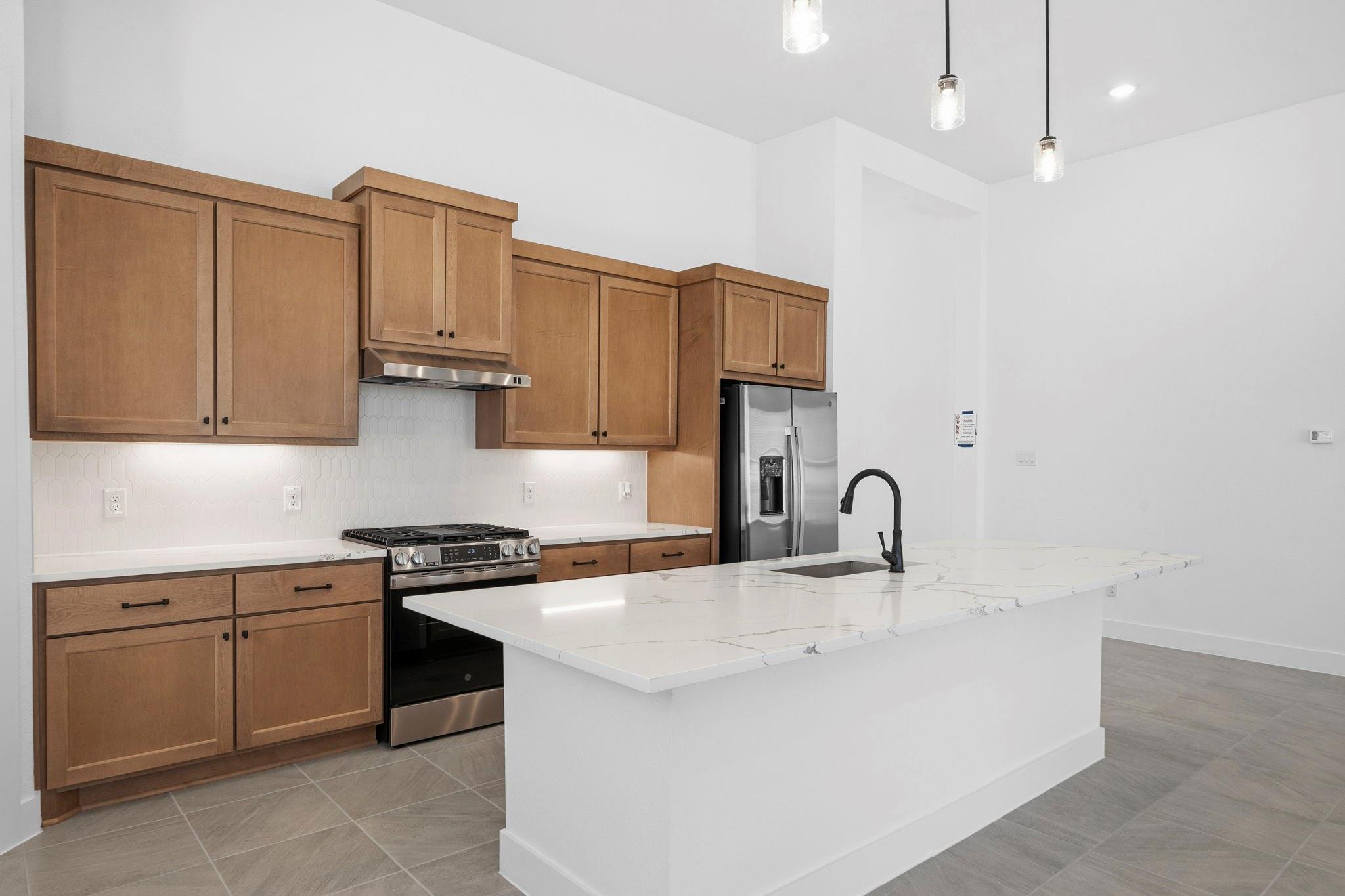 412 Hillview Nature