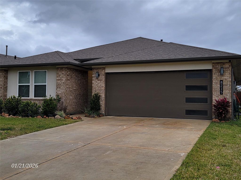 Photo of 8215 Hush Heights Drive, Rosharon, TX 77583 (MLS # 41561946)