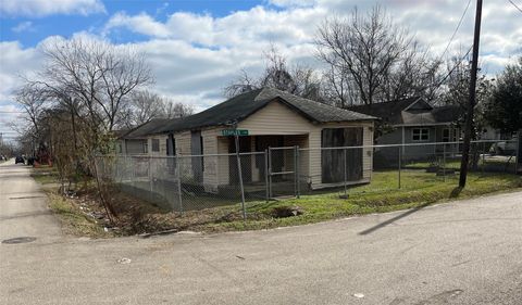 2124 Staples Street Houston TX 77026