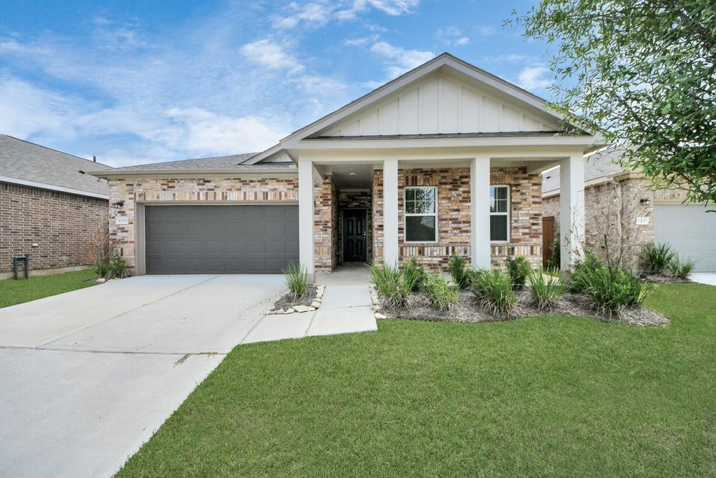 Photo of 10306 Tuscan Valley Drive, Rosharon, TX 77583 (MLS # 70231003)