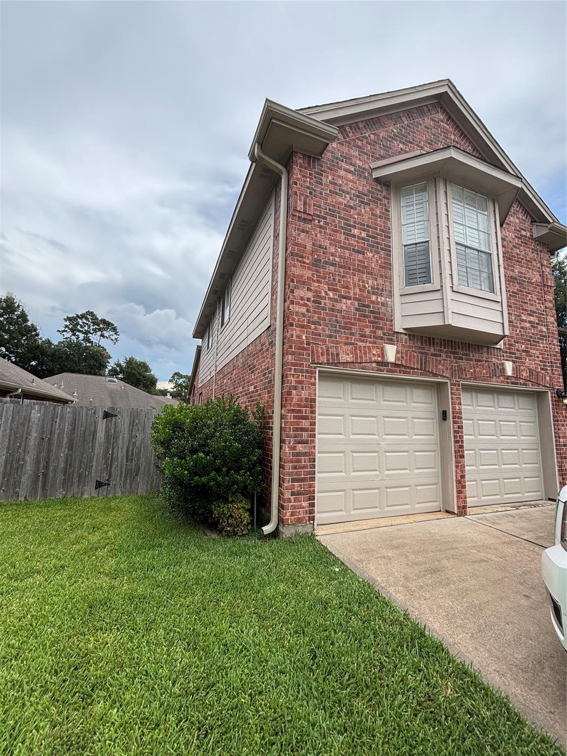15806 Laurel Cove