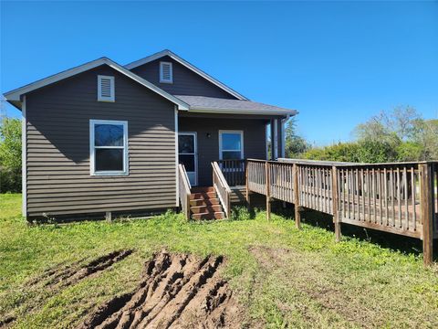 Photo of 2510 24th Street, Dickinson, TX 77539 (MLS # 22175752)