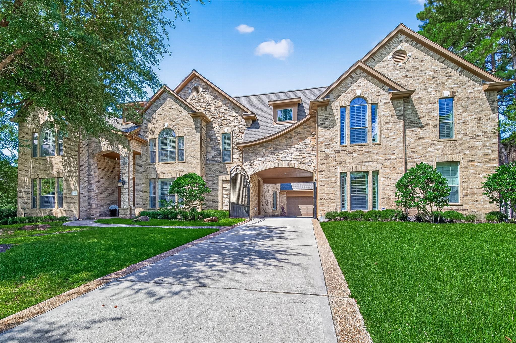 15 Veilwood Circle