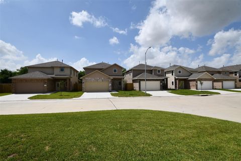 Photo of 2803 Topiary Lane, Houston, TX 77014 (MLS # 87915185) Photo of 2803 Topiary Lane, Houston, TX 77014 (MLS # 87915185)