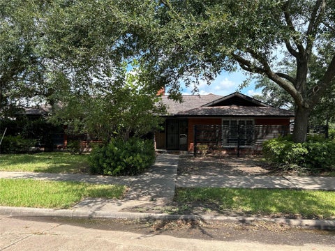 Photo of 7751 Cayton Street, Houston, TX 77061 (MLS # 61829926)