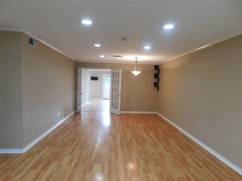 Tiny photo for 472 N Post Oak Lane, Houston, TX 77024 (MLS # 2183725)