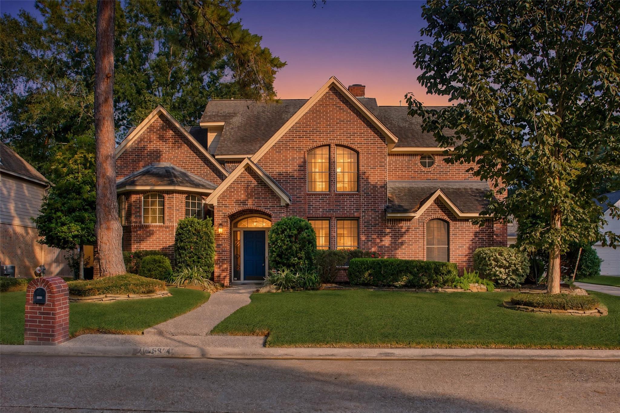 5814 Woodland Creek Drive