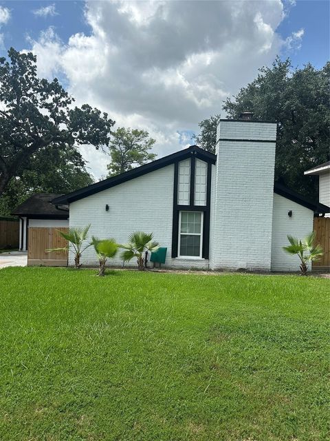 Photo of 6311 Fairwood Drive, Houston, TX 77088 (MLS # 2185568)