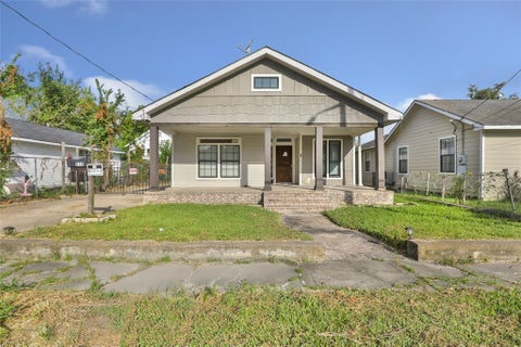 Photo of 212 Super Street, Houston, TX 77011 (MLS # 26637709)