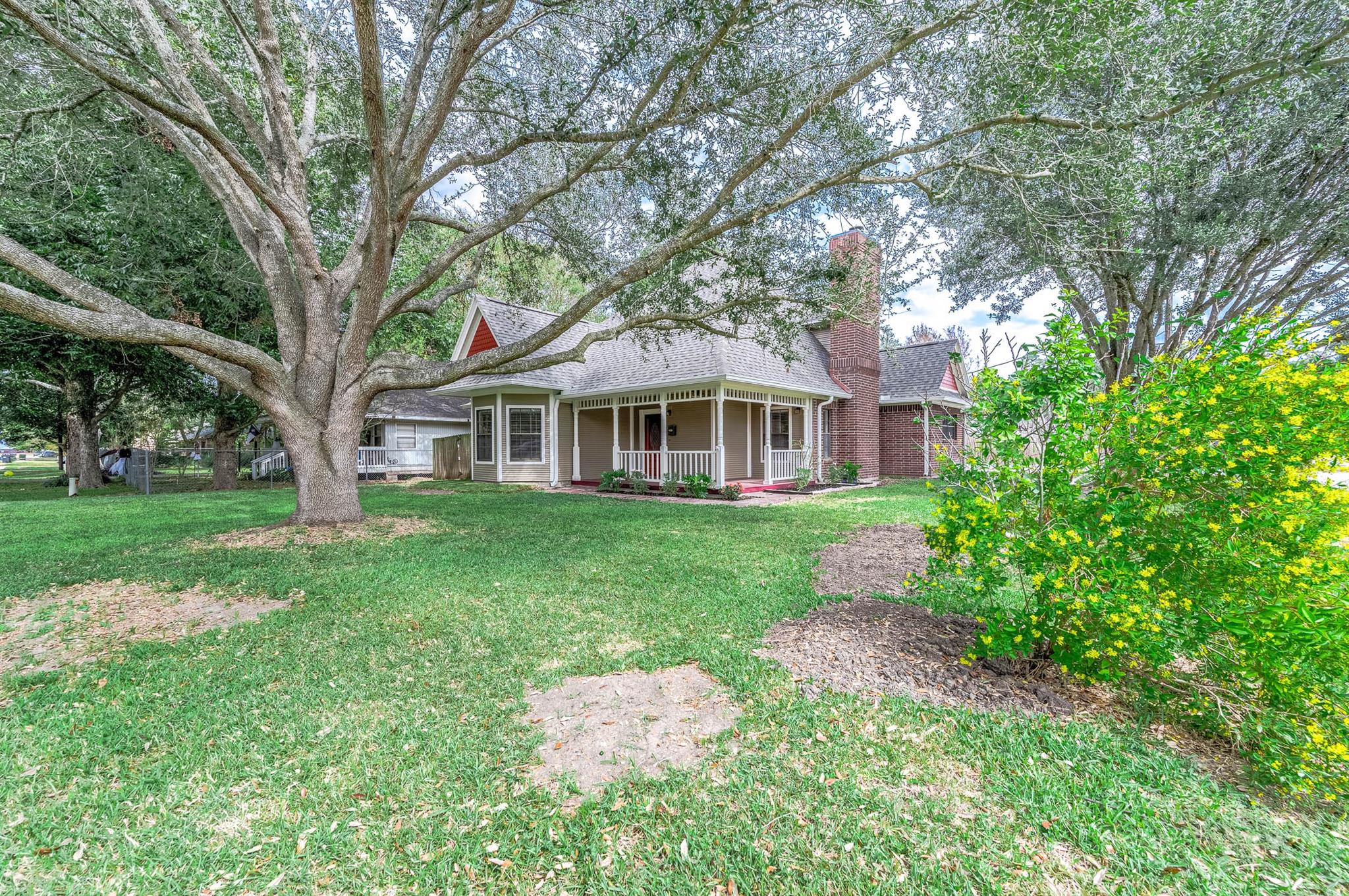 2245 N Austin Avenue