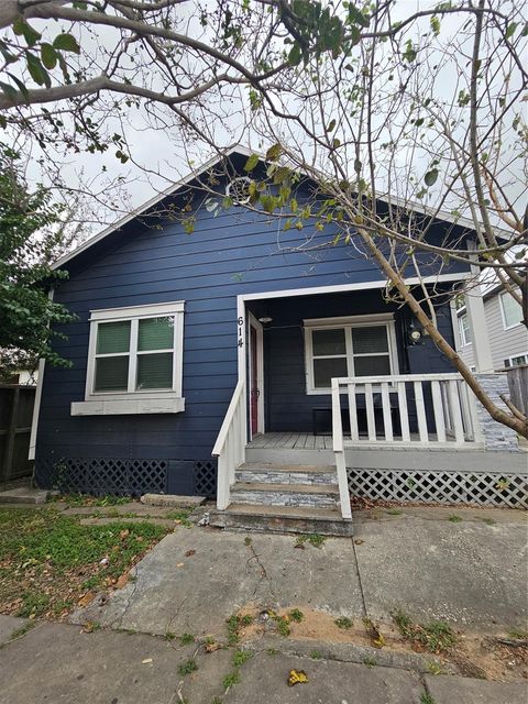 Photo of 614 N York Street, Houston, TX 77003 (MLS # 9523494)