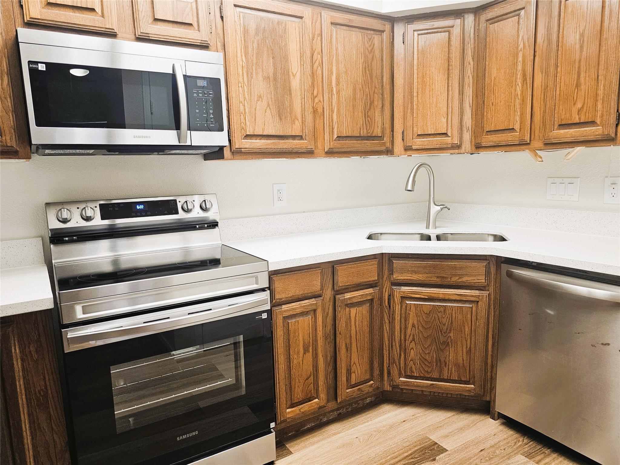 921 Marine Drive 304