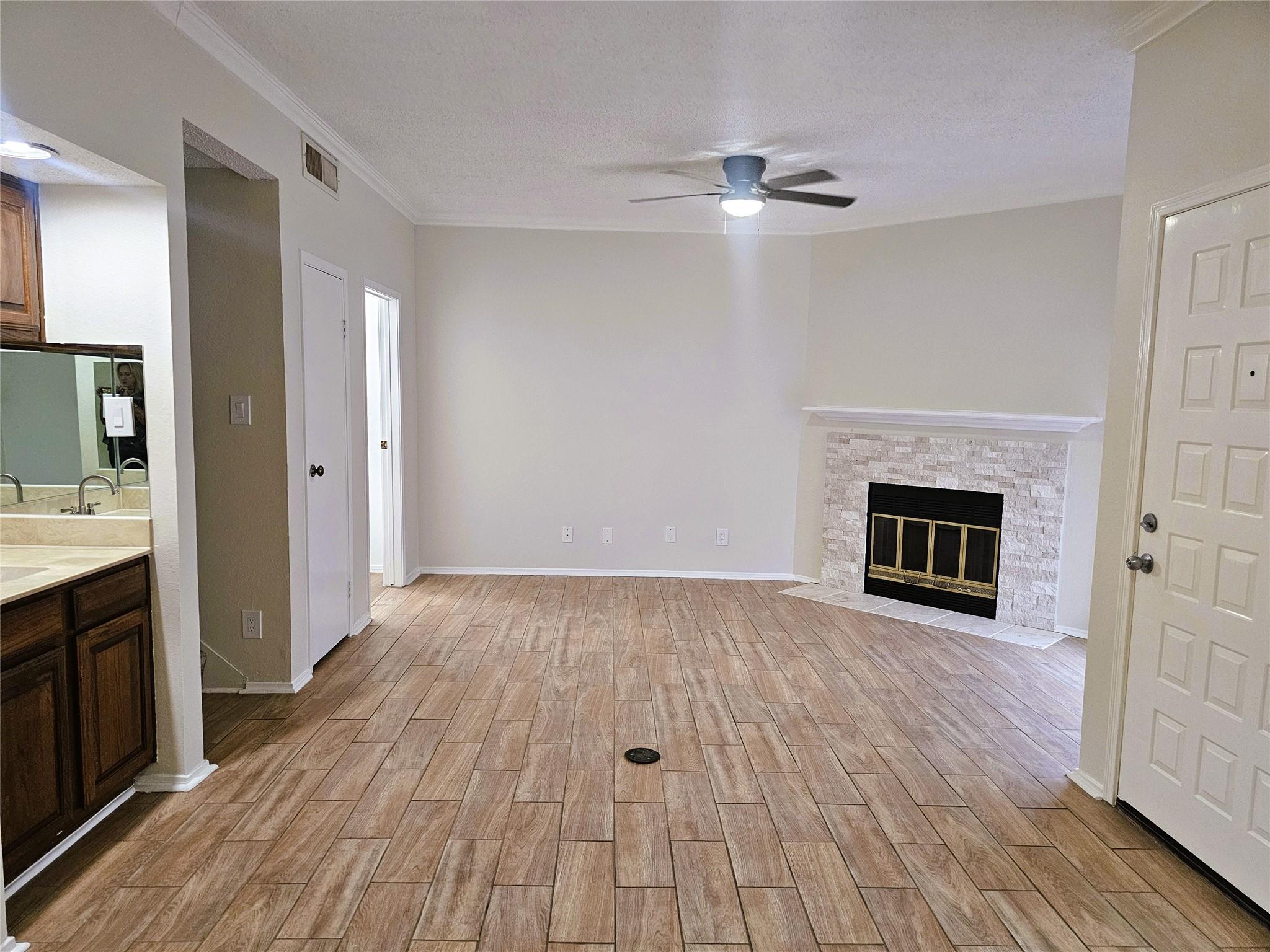921 Marine Drive 304
