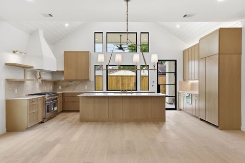 Photo of 959 Althea Drive, Houston, TX 77018 (MLS # 60471403)