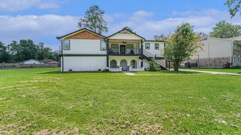 Photo of 302 Brook Hollow Drive, Conroe, TX 77385 (MLS # 73184014)