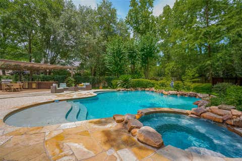 Homes For Rent - 7 Peaceful Canyon Court<br/> The Woodlands, TX 77381