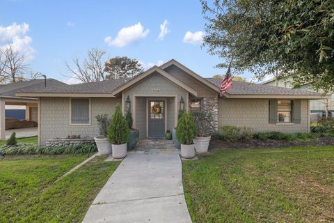 Photo of 308 Indian Shore, Livingston, TX 77351 (MLS # 77690812)