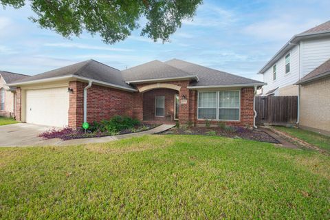 Photo of 13202 Poplar Glen Lane, Houston, TX 77082 (MLS # 89065498)