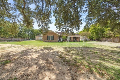 Photo of 1450 Mesquite Street, Houston, TX 77093 (MLS # 78716611)