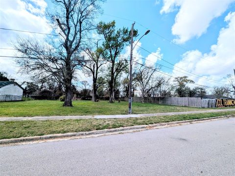 Photo of 0 Beaver Drive, Houston, TX 77029 (MLS # 96584455)