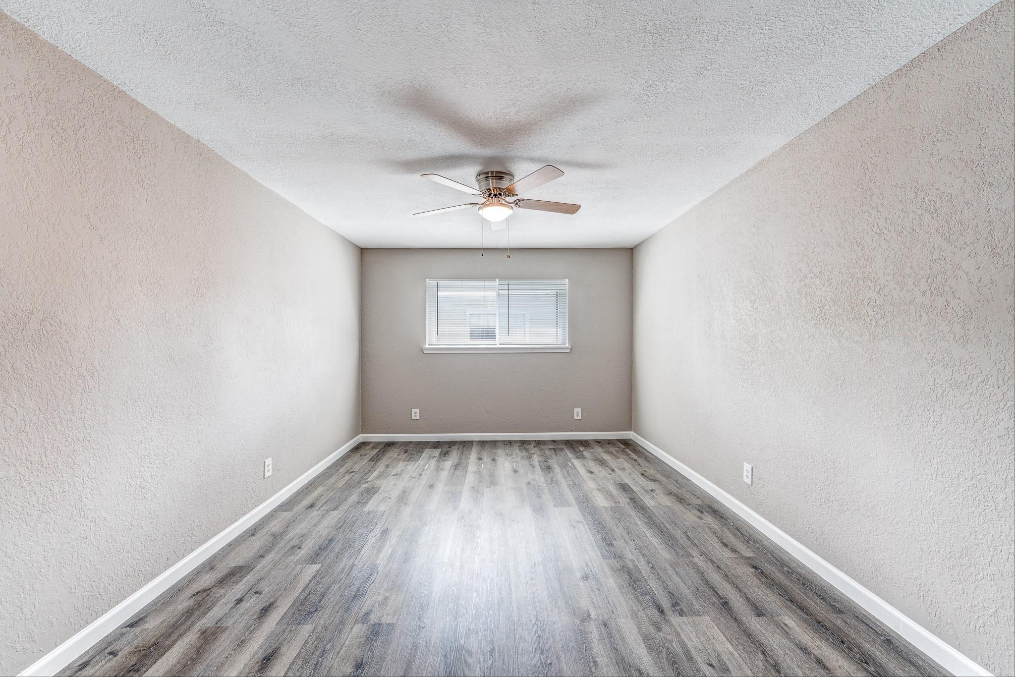 523 Spring Drive 4