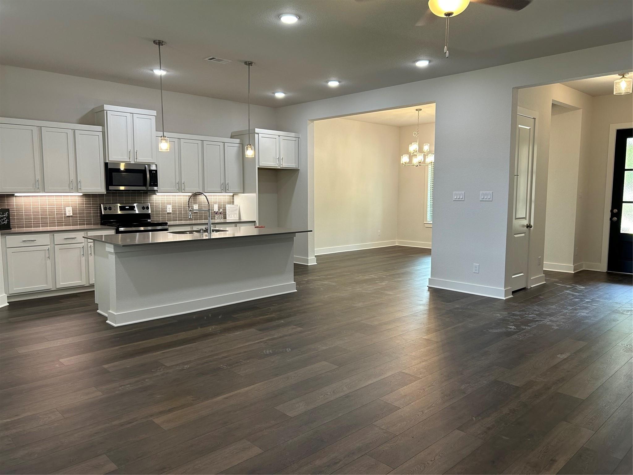 3522 Stonehenge Drive