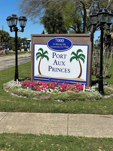 Photo of 7112 N Holiday Drive, Galveston, TX 77550 (MLS # 76769642)
