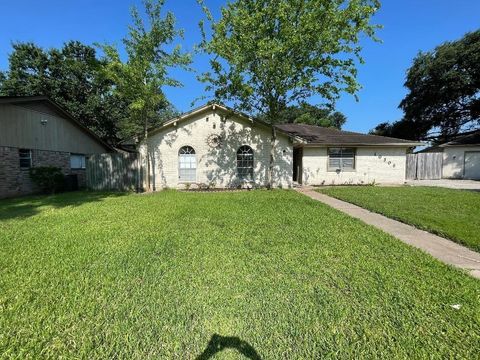 Photo of 10306 Twin Hills Court, Houston, TX 77031 (MLS # 20022534)