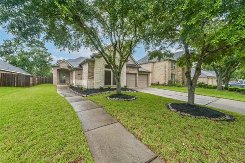 Photo of 15922 Azalea Shores Court, Houston, TX 77044 (MLS # 30072895)